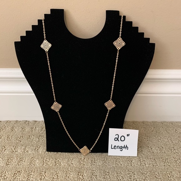 BANANA REPUBLIC Fashion Necklace; 20” length - Picture 1 of 2